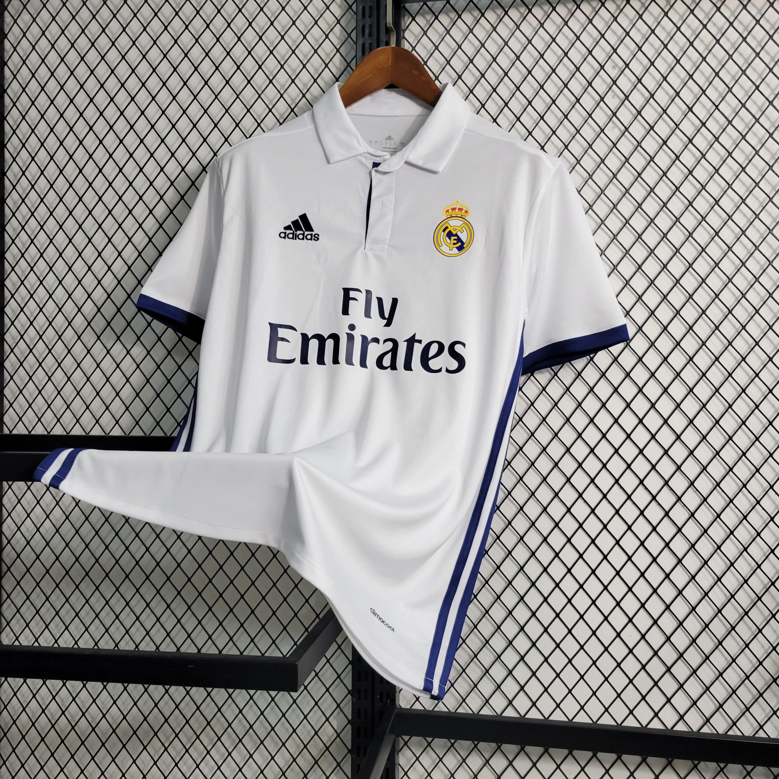 20db55c5 Camisola Real Madrid Home 2016-2017 - Imagem 1